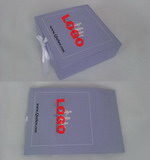 Paper Gift Box PX000310<br>Item:<strong>Cute Foldable Paper Gift Box with ribbon</strong><br>
<br>
This is paper Box.<br>
paper Box Feautres:<br>
1 Materials: 350gsm White paper card/cardboard,according to customers' need<br>
2 Color: CMYK & Pantone color as your artwork<br>
3 Printing: Offset printi...